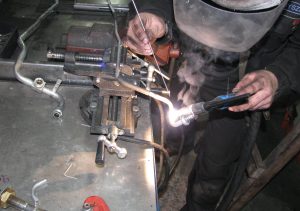 Precyzyjne spawanie aluminiowych rurek klimatyzacji